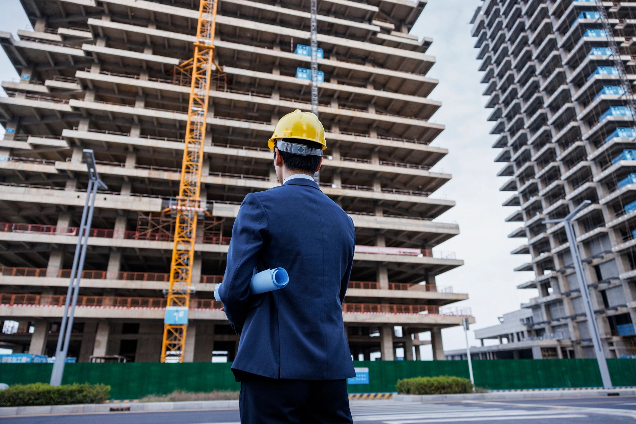 Construction engineer representing proposal and consultation inquiries